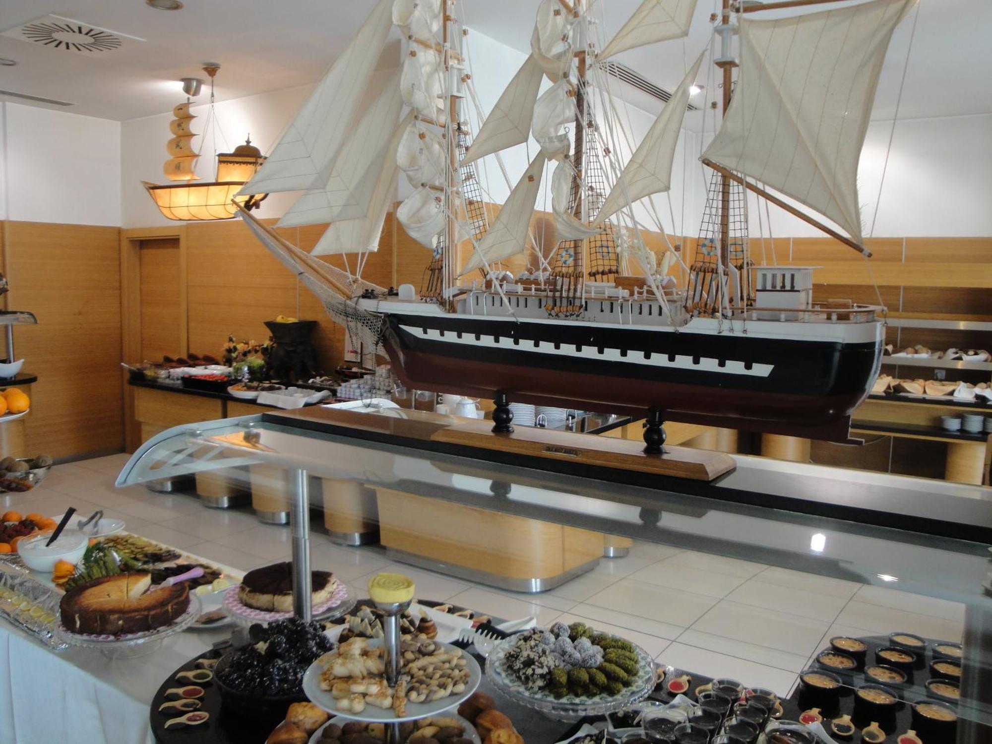 Lale Hotel Сапанджа Ресторан фото