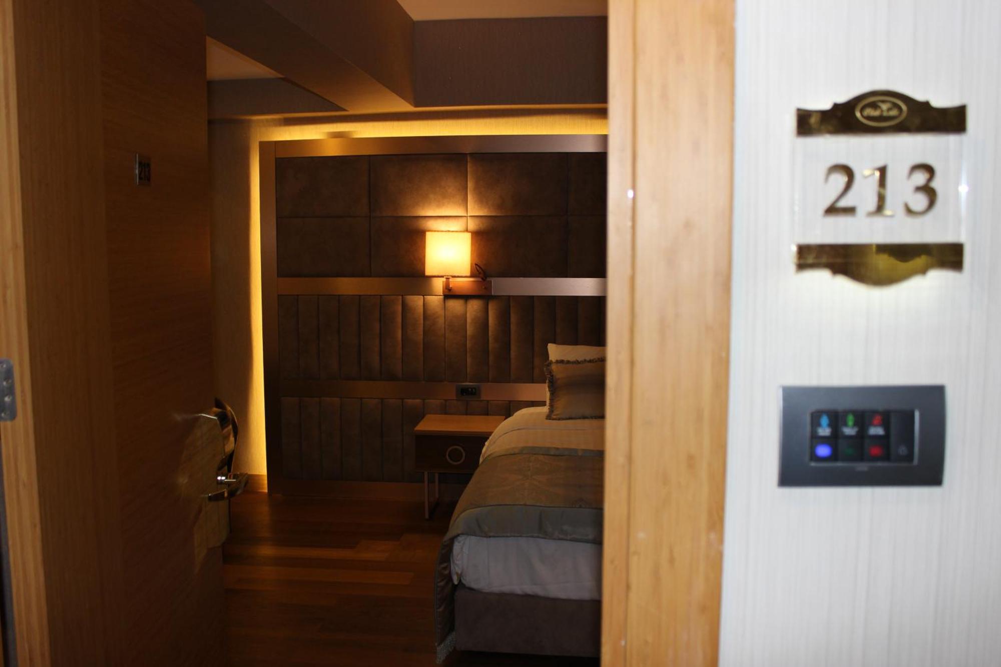 Lale Hotel Сапанджа Екстер'єр фото